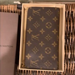 Louis Vuitton zipper wallet. Almost new.